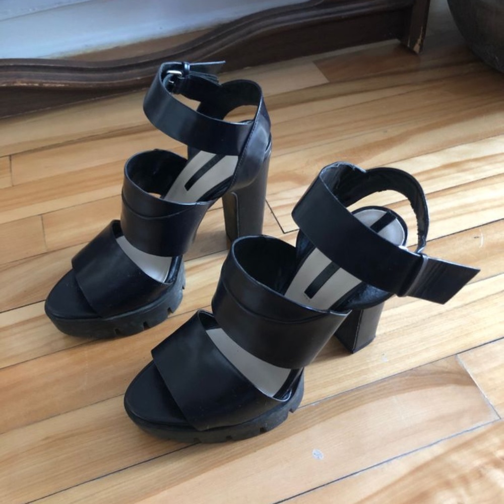 Talons ZARA pointure 37
